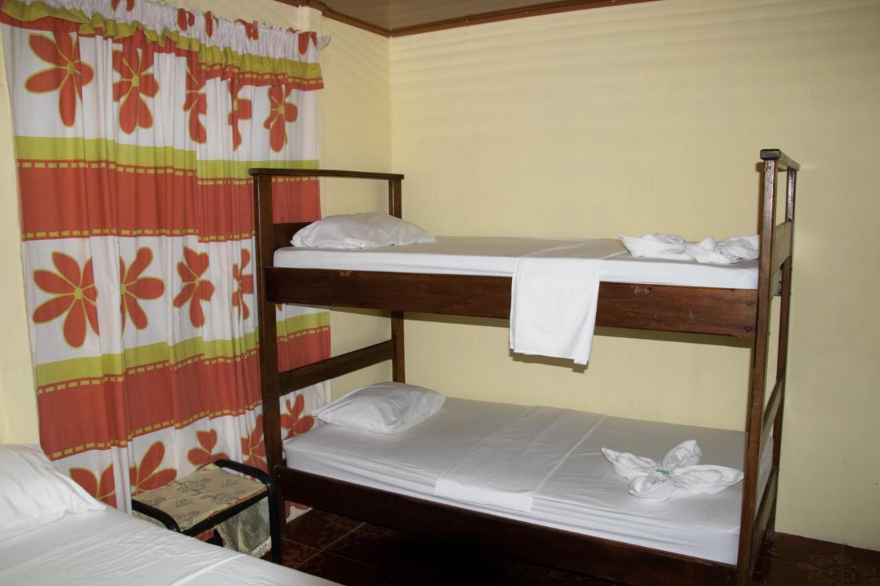 The Corner House Apartment Tortuguero Exterior photo