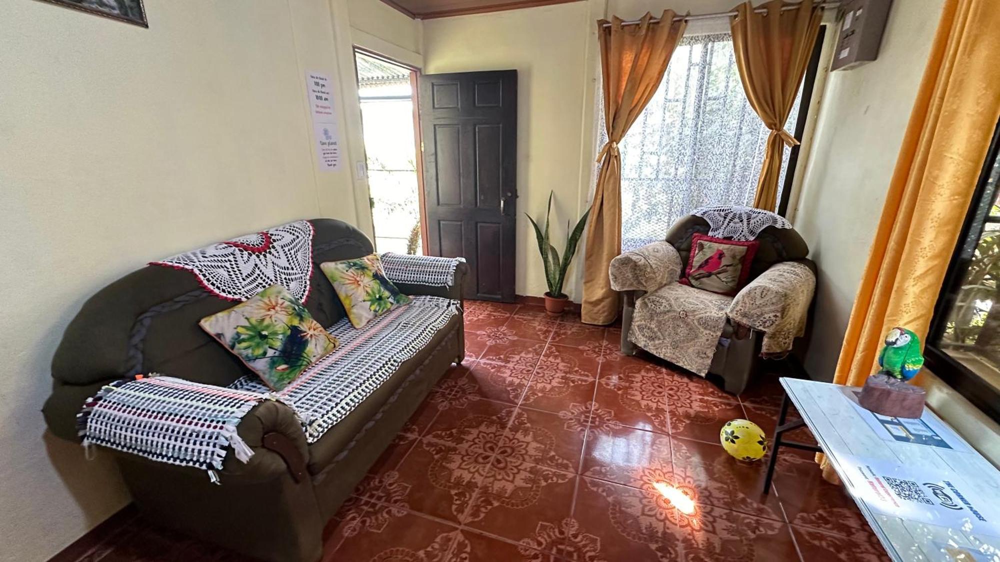 The Corner House Apartment Tortuguero Exterior photo