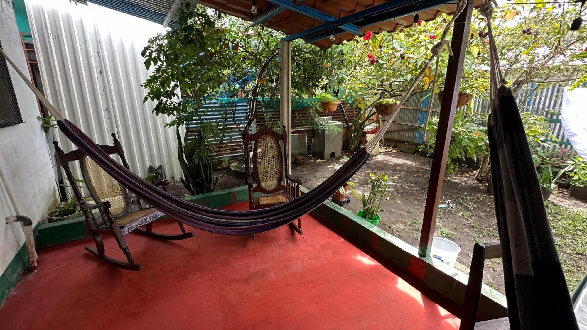 The Corner House Apartment Tortuguero Exterior photo
